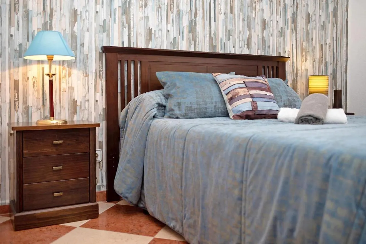 Grand Beachside Apartment - Cadiz Spain